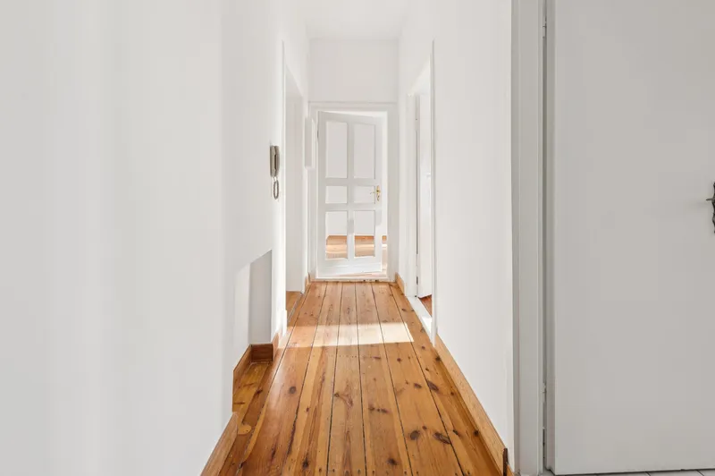 Besichtigung 09.09. Altbauwohnung mit Balkon & Stuck in Toplage Prenzlauer Berg — photo 1